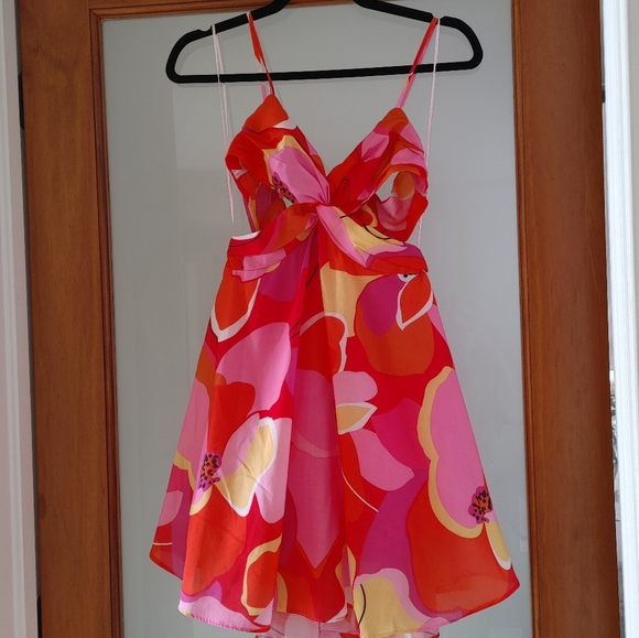 NWOT Only Lovers Dress - Medium - Picture 6 of 9